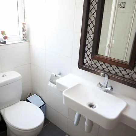 Aquarian Beachfront לרנקה